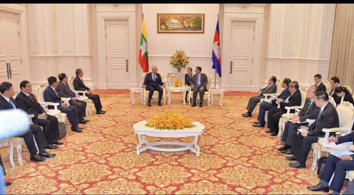 សម្តេចអគ្គមហាសេនាបតីតេជោ ហ៊ុន សែន នាយករដ្ឋមន្រ្តី អញ្ជើញជួប ឯកឧត្តម U Htin Kyaw ប្រធានាធិបតី នៃសាធារណរដ្ឋសហភាពមីយ៉ាន់ម៉ា