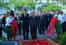 ឯកឧត្ដម ប៊ិន ឈិន ឧបនាយករដ្ឋមន្ត្រីប្រចាំការ អញ្ជើញជាអធិបតីភាព ក្នុងពិធីបើកសម្ពោធ «ពិព័រណ៍ពាណិជ្ជកម្មផលិតផលខ្មែរ ក្នុងយុទ្ធនាការទិញផលិតផលខ្មែរ ឆ្នាំ២០១៧»