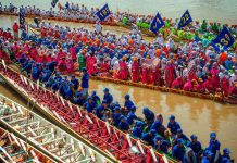 ថ្ងៃទី០២ – ព្រះរាជពិធីបុណ្យអុំទូក បណ្តែតប្រទីប ថ្ងៃទី០៣ ខែវិច្ឆិកា ឆ្នាំ២០១៧