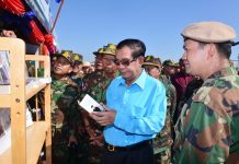 សម្តេចនាយករដ្ឋមន្រ្តី ហ៊ុន សែន អញ្ជើញទស្សនាការប្រកួតកីឡា និងពិព័រណ៌យោធា នៅមជ្ឍមណ្ឌលកោះពេជ្រ