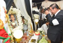 សម្តេចនាយករដ្ឋមន្រ្តី ហ៊ុន សែន ដឹកនាំគណៈប្រតិភូគណៈរដ្ឋមន្រ្តី អញ្ជើញ ដាក់កម្រងផ្កាគោរពវិញ្ញាណក្ខន្ធសព ឯកឧត្តម ឃុន ឈី
