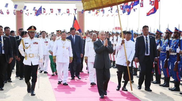 ស្រូវ ពោត សណ្ដែក នឹងទទួលបានលទ្ធផលល្អប្រសើរក្នុងឆ្នាំនេះ តាមរយៈការផ្សងរបស់គោឧសភរាជ ក្នុងព្រះរាជពិធីច្រត់ព្រះនង្គ័ល