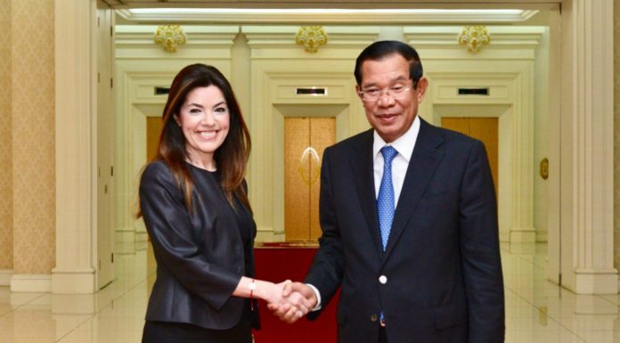សម្តេចតេជោ ហ៊ុន សែន ទទួលជួបឯកអគ្គរដ្ឋទូតតួកគីថ្មី និងជួបឯកអគ្គរាជទូតចក្រភពអង់គ្លេសជម្រាបលា