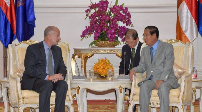 សម្តេចតេជោ ហ៊ុន សែន អញ្ជើញជួបពិភាក្សាការងារជាមួយ អតីតអនុប្រធានក្រុមហ៊ុនG.E