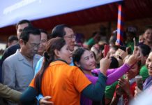 សម្តេចតេជោ ហ៊ុន សែន អញ្ជើញជួបកូនក្មួយកម្មករជាង ២ម៉ឺននាក់នៅខេត្តកំពង់ចាម