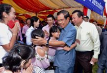 សម្តេចតេជោ ហ៊ុន សែន អញ្ជើញសម្ពោធកំណាត់ផ្លូវជាតិលេខ៦ ប្រវែងជាង ២៤៨គីឡូម៉ែត្រ ពីថ្នល់កែង ខេត្តកំពង់ចាម ដល់អង្រ្គង ខេត្តសៀមរាប