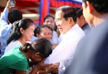 សម្តេចតេជោ ហ៊ុន សែន អញ្ជើញកាត់ឫសសីមាព្រះវិហារ និងសម្ពោធសមិទ្ធផលនានានៅវត្តព្រះឥន្ទសាមគ្គីធម៌ នៅស្រុកអង្គស្នួល ខេត្តកណ្តាល