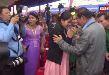 សម្តេចអគ្គមហាសេនាបតីតេជោ ហ៊ុន សែន អញ្ជើញជួបសំណេះសំណាល ជាមួយកម្មករមកពីបណ្តារោងចក្រនានា នៅក្នុងខេត្តកណ្តាល