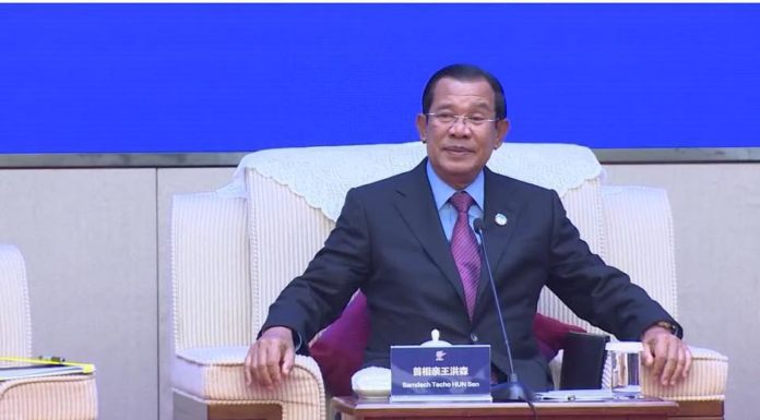 សម្តេចតេជោ ហ៊ុន សែន អញ្ជើញឆ្លើយសំណួរមួយចំនួនដែលលើកឡើងដោយក្រុមហ៊ុនធំៗចំនួន៦ របស់ចិន