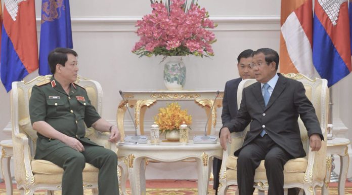 សម្តេចតេជោ ហ៊ុន សែន អញ្ជើញជួបពិភាក្សាការងារ ជាមួយប្រធានអគ្គស្នងការនយោបាយនៃកងទ័ពវៀតណាម