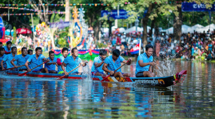 ពិធីបិទការប្រណំាងទូក និងប្រគល់ពានរង្វាន់ដល់ក្រុមកីឡាករជ័យលាភី នៅខេត្តសៀមរាប