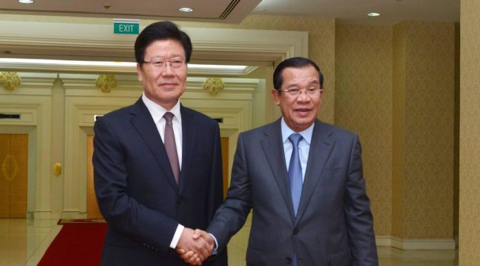 សម្តេចតេជោ ហ៊ុន សែន ជួបពិភាក្សាការងារជាមួយអនុប្រធានសភាតំណាងប្រជាជនចិនទូទាំងប្រទេស