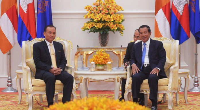 សម្តេចតេជោ ហ៊ុន សែន អញ្ជើញជួបឯកឧត្តម Amphay Kindavong ឯកអង្គរដ្ឋទូតថ្មី នៃ សារធារណរដ្ឋប្រជាធិបតេយ្យប្រជាមានិតឡាវ