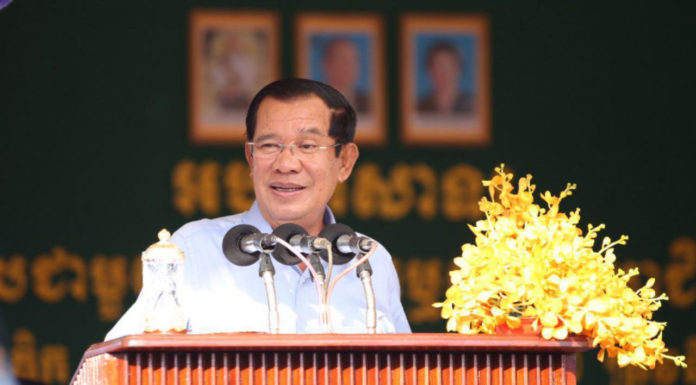 សម្តេចតេជោ ហ៊ុន សែន អញ្ជើញបន្តចុះសំណេះសំណាលជាមួយកម្មករ កម្មការិនីជិត ២ម៉ឺននាក់នៅខេត្តកណ្តាល