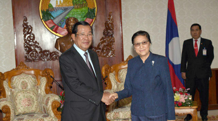 សម្តេចតេជោ ហ៊ុន សែន ជួបពិភាក្សាការងារជាមួយ ប្រធានរដ្ឋសភាឡាវ
