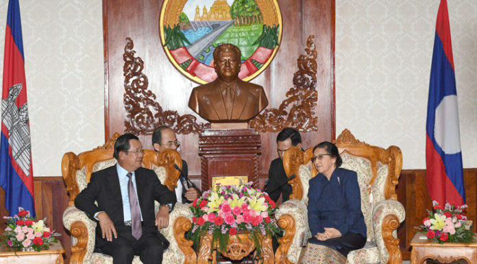 សម្តេចនាយករដ្ឋមន្រ្តី ហ៊ុន សែន អញ្ជើញចូលជួបសម្តែងការគួរសម និងសវនាការជាមួយប្រធានសភាឡាវ