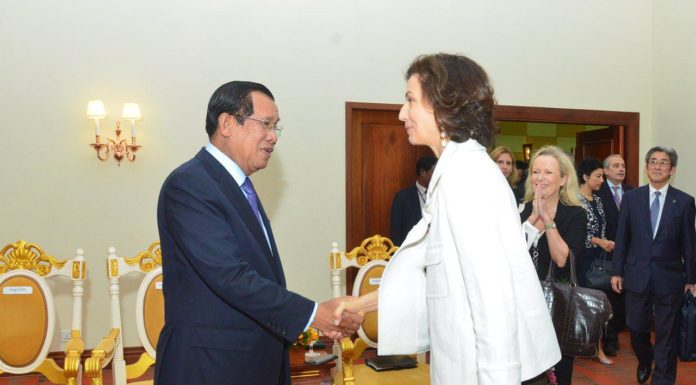 សម្ដេចតេជោ ហ៊ុន សែន អញ្ជើញជួបពិភាក្សាការងារជាមួយអគ្គនាយិកាអង្គការយូណេស្កូ