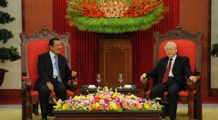 សម្តេចនាយករដ្ឋមន្រ្តី ហ៊ុន សែន អញ្ជើញចូលជួបសម្តែងការគួរសម និង សវនាការជាមួយអគ្គលេខាធិការបក្ស និងជាប្រធានរដ្ឋវៀតណាម