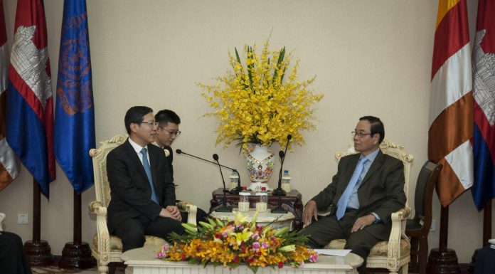 ជំនួបរវាងឯកឧត្តមកិត្តិនីតិកោសលបណ្ឌិត ប៊ិន ឈិន ជាមួយឯកឧត្តមឯកអគ្គរដ្ឋទូតចិនប្រចាំកម្ពុជា