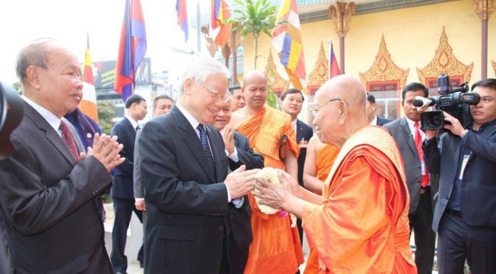 សម្តេចព្រះអគ្គមហាសង្ឃរាជាធិបតី ទេព វង្ស ទទួលជួបសវនាការជាមួយប្រមុខរដ្ឋវៀតណាម