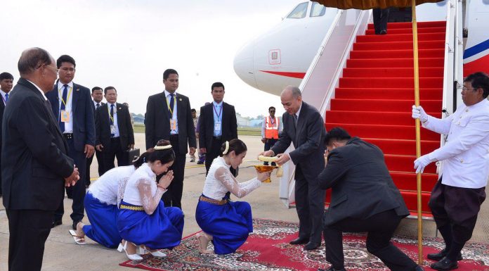 ព្រះករុណា ព្រះមហាក្សត្រ ស្តេចយាងមកដល់មាតុប្រទេសវិញដោយសុវត្ថិភាព ក្រោយពីបានយាងបំពេញ ព្រះរាជទស្សនកិច្ចផ្លូវរដ្ឋនៅវៀតណាម
