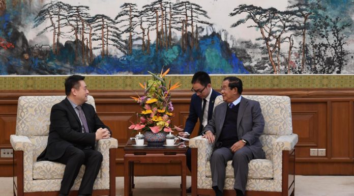 សម្តេចតេជោ ហ៊ុន សែន ទទួលជួបក្រុមហ៊ុនវិស្វកម្ម និងដែកថែបចិន