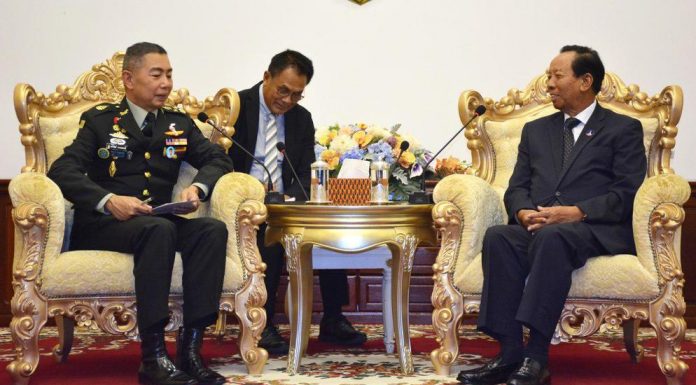 សម្តេចពិជ័យសេនា ទៀ បាញ់ ទទួលជួបគណៈប្រតិភូយោធាជាន់ខ្ពស់ កងទ័ពជើងគោកថៃ