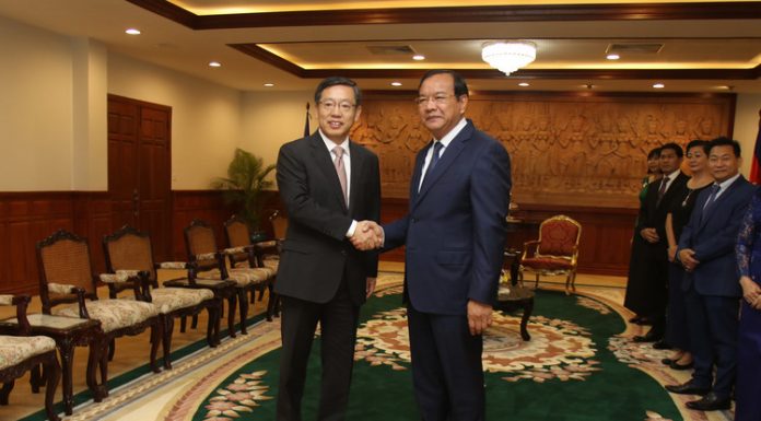 រដ្ឋមន្រ្ដីក្រសួងការបរទេសកម្ពុជា អនុញ្ញាតឱ្យឯកអគ្គរដ្ឋទូតថ្មីនៃសាធារណរដ្ឋប្រជាមានិតចិន ចូលជួបសម្តែងការគួរសម