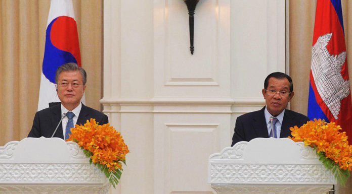 សម្តេចតេជោ ហ៊ុន សែន និងឯកឧត្តម ប្រធានាធិបតីសាធារណរដ្ឋកូរ៉េ អញ្ជើញធ្វើសន្និសីទសារព័ត៌មានរួមគ្នា ស្តីពីលទ្ធផល នៃជំនួបសវនាការ