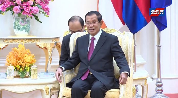 សម្តេចអគ្គមហាសេនាបតីតេជោ ហ៊ុន សែន ទទួលជួបរដ្ឋមន្រ្តីសន្តិសុខ ប្រទេសឡាវ