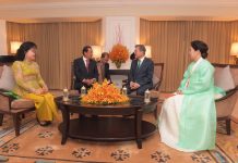 សម្តេចនាយករដ្ឋមន្រ្តី ហ៊ុន សែន អញ្ជើញពិសាបាយលក្ខណៈគ្រួសារ ជាមួយប្រធានាធិបតីសាធារណរដ្ឋកូរ៉េ នៅសណ្ឋាគារ The Great Duke