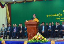 សម្តេចតេជោ ហ៊ុន សែន អញ្ជើញប្រគល់សញ្ញាបត្រដល់និស្សិត នៃសាកលវិទ្យាល័យភ្នំពេញអន្តរជាតិ (PPIU)
