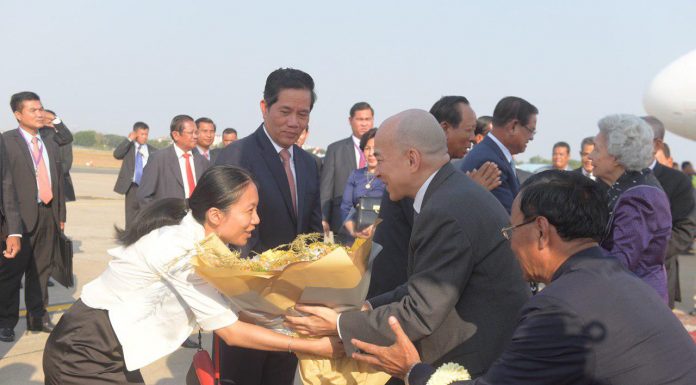 ព្រះមហាក្សត្រ និងព្រះមហាក្សត្រី ស្តេចយាងមកដល់មាតុភូមិវិញដោយសុវត្ថិភាព បន្ទាប់ពីបានយាង ទៅពិនិត្យព្រះរាជសុខភាពនៅទីក្រុងប៉េកាំង