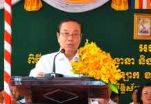 ឯកឧត្តមឧបនាយករដ្ឋមន្ត្រី ប៊ិន ឈិន អញ្ជើញជាអធិបតីពិធីបុណ្យកាត់ឬសសីមា និងសម្ពោធសមិទ្ធផលនានា ក្នុងវត្តអង្គនិស្ស័យ ខណ្ឌពោធិ៍សែនជ័យ