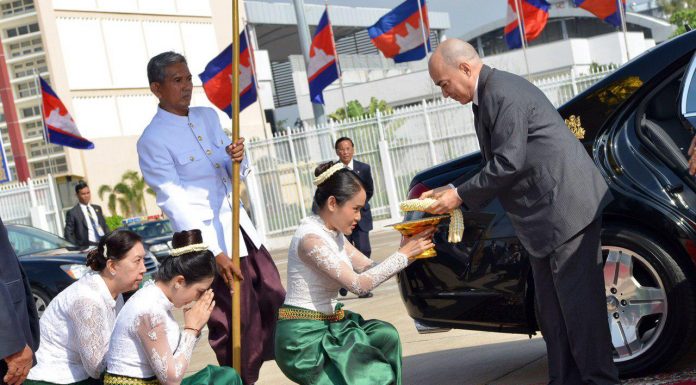ព្រះមហាក្សត្រយាងទៅចូលរួមការប្រារព្ធខួប២៥ឆ្នាំ នៃគណៈកម្មាធិការអន្តរជាតិ សម្របសម្រួលកិច្ចគាំពារ និងអភិរក្សតំបន់អង្គរនៅប្រទេសបារាំង