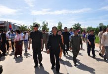 ឯកឧត្តមកិត្តិនីតិកោសលបណ្ឌិត ប៊ិន ឈិន អញ្ជើញជាអធិបតីសម្ពោធដាក់ឲ្យប្រើប្រាស់ជាផ្លូវការ ផ្លូវបេតុងអាមេរ ១ខ្សែ ប្រវែង១៧៨០០ម៉ែត្រ នៅខេត្តតាកែវ