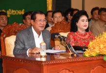 សម្តេចតេជោ ហ៊ុន សែន ៖ ស្រ្ដីទៅពិនិត្យផ្ទៃពោះទទួលបានប្រាក់ ដែលខុសពីមុនទៅពិនិត្យ គេទារលុយ ឥឡូវទៅពិនិត្យគេឱ្យលុយមកផ្ទះវិញ