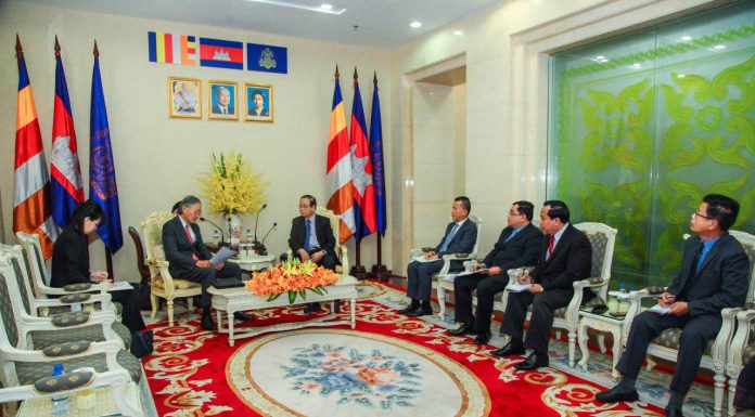 ឯកអគ្គរដ្ឋទូតជប៉ុនប្រចាំកម្ពុជាស្នើសុំការគាំទ្រឱ្យមានសមាសភាពចៅក្រម ព្រះរាជអាជ្ញា និងបុគ្គលិកជប៉ុនធ្វើការនៅសាលាក្តីខ្មែរក្រហម