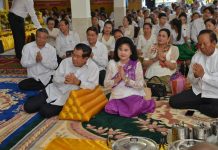 សម្តេចតេជោ ហ៊ុន សែន នាយករដ្ឋមន្រ្តីនៃកម្ពុជា អញ្ជើញចូលរួមឆ្លងបុណ្យភ្ជុំបិណ្ឌនៅវត្តវាំងចាស់