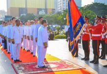 ឯកឧត្តមកិត្តិនីតិកោសលបណ្ឌិត ប៊ិន ឈិន អញ្ជើញគោរពព្រះវិញ្ញាណក្ខ័ន្ធ ព្រះករុណា ព្រះបរមរតនកោដ្ឋ នៅមណ្ឌលតម្កល់ព្រះបរមរូប និងនៅទីស្តីការគណៈរដ្ឋមន្ត្រី