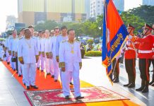 ឯកឧត្តមកិត្តិនីតិកោសលបណ្ឌិត ប៊ិន ឈិន អញ្ជើញគោរពព្រះវិញ្ញាណក្ខ័ន្ធ ព្រះករុណា ព្រះបរមរតនកោដ្ឋ នៅមណ្ឌលតម្កល់ព្រះបរមរូប និងនៅទីស្តីការគណៈរដ្ឋមន្ត្រី