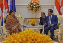 សម្តេចតេជោ ហ៊ុន សែន អញ្ជើញជួបប្រធានសភាប្រទេសបង់ក្លាដែស