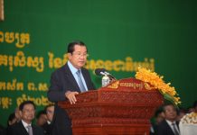 សម្តេចតេជោ ហ៊ុន សែន អញ្ជើញប្រគល់សញ្ញាបត្រជូនគរុសិស្ស-និស្សិតជិត ២ពាន់នាក់