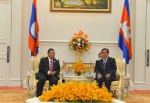សម្តេចតេជោ ហ៊ុន សែន អញ្ជើញជួប អគ្គលេខាបក្ស និង ប្រធានរដ្ឋនៃសាធារណរដ្ឋប្រជាធិបតេយ្យប្រជាមានិតឡាវ