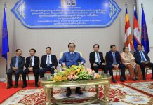 ឯកឧត្តមកិត្តិនីតិកោសលបណ្ឌិត ប៊ិន ឈិន អញ្ជើញជួបសំណេះសំណាល និងប្រគល់ប្រា់រង្វាន់ជ័យលាភី ជូនកីឡាករ កីឡាការិនី និងគ្រូបង្វឹក នៃការប្រកួតកីឡាស៊ីហ្គេមកន្លងមក