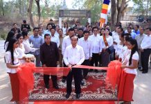 ឯកឧត្តមកិត្តិនីតិកោសលបណ្ឌិត ប៊ិន ឈិន អញ្ជើញជាអធិបតីក្នុងពិធីបុណ្យបញ្ចុះខណ្ឌសីមា និងសម្ពោធសមិទ្ធផលនានា ក្នុងវត្តមង្គលសិលា ហៅវត្តអង្គគោល ឃុំបឹងត្រាញ់ខាងត្បូង ស្រុកសំរោង ខេត្តតាកែវ