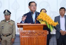 សម្តេចក្រឡាហោម ស ខេង៖ បើសិនរកឃើញពលករឆ្លងកូវីដ-១៩ នៅតាមភូមិ ២ ឬ ៣នាក់ នឹងអាចបិទភូមិនោះចោល