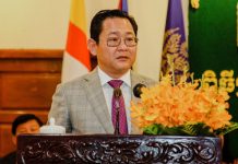 ឯកឧត្តម កើត រិទ្ធ៖ ពីអតីតនិស្សិតឆ្នើមអាហាររូបករណ៍ផ្នែកច្បាប់នៅប្រទេសបារាំង និងជាសាស្ត្រាចារ្យផ្នែកច្បាប់ជាង១០ឆ្នាំ ក្លាយជារដ្ឋមន្ត្រីក្រសួងយុត្តិធម៌