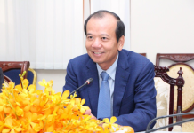 ឯកឧត្ដម ជា វ៉ាន់ដេត៖ ធ្វើជាសាស្រ្ដាចារ្យ ទីប្រឹក្សា និងនាយកខុទ្ទកាល័យ ព្រមទាំងតំណាងរាស្រ្ដជិត២០ឆ្នាំ មុននឹងក្លាយជារដ្ឋមន្រ្ដីក្រសួងប្រៃសណីយ៍ និងទូរគមនាគមន៍