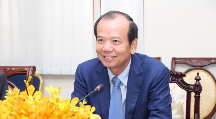 ឯកឧត្ដម ជា វ៉ាន់ដេត៖ ធ្វើជាសាស្រ្ដាចារ្យ ទីប្រឹក្សា និងនាយកខុទ្ទកាល័យ ព្រមទាំងតំណាងរាស្រ្ដជិត២០ឆ្នាំ មុននឹងក្លាយជារដ្ឋមន្រ្ដីក្រសួងប្រៃសណីយ៍ និងទូរគមនាគមន៍